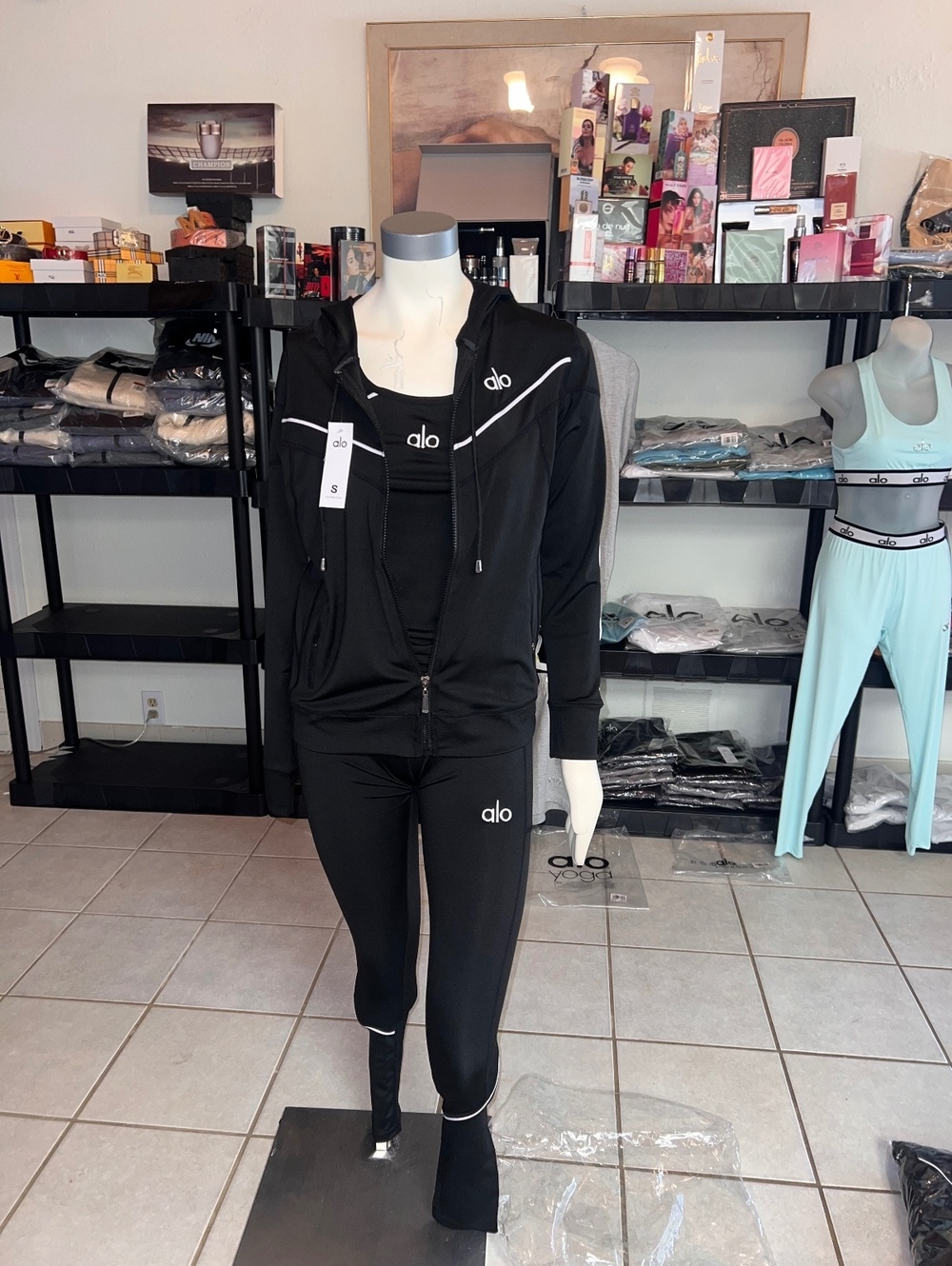 Women’s 3 piece ALO set large